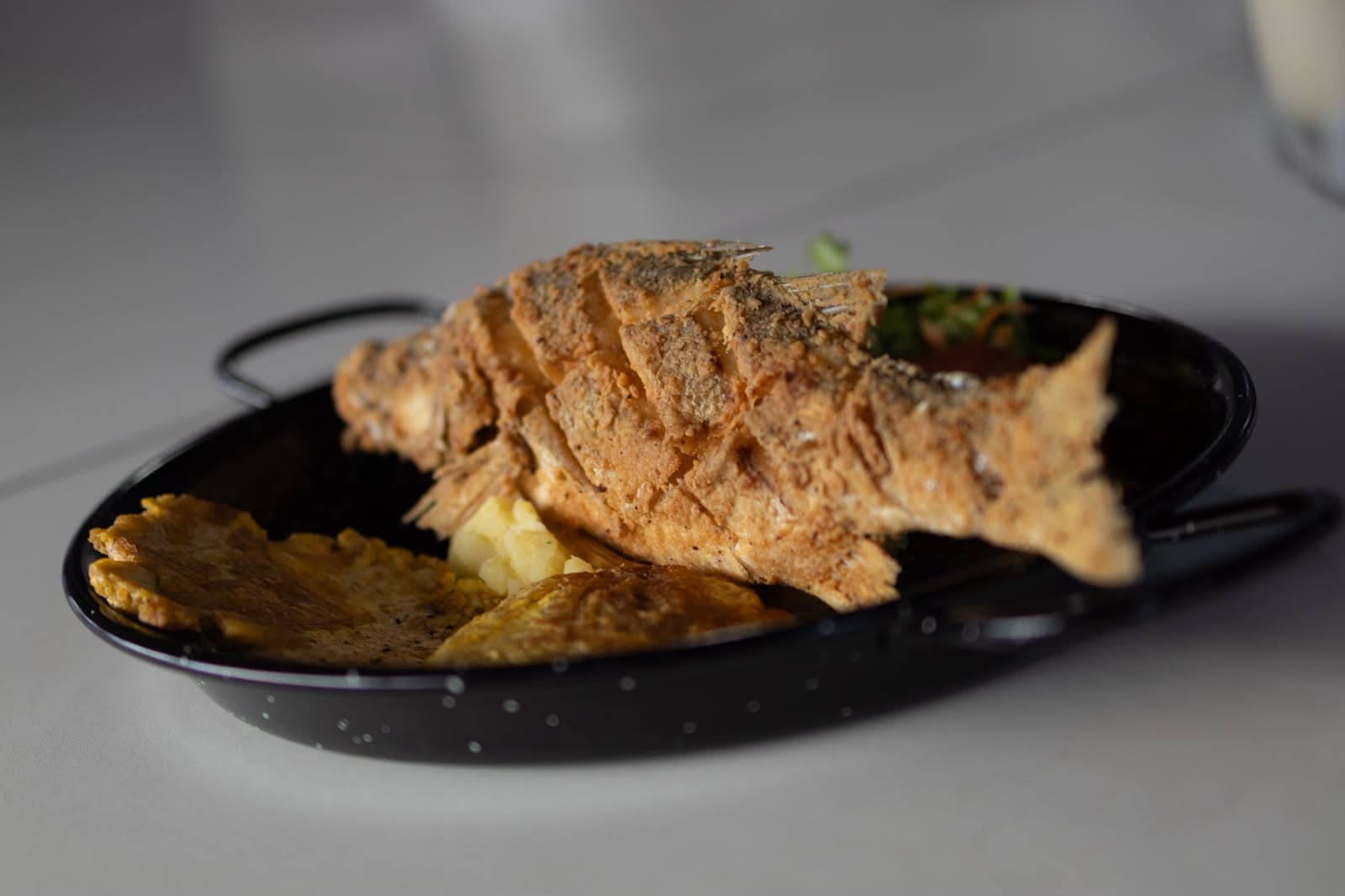 Pescado entero a la parrilla